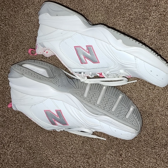 New Balance Susan G Komen Leather Sneakers - Picture 2 of 5